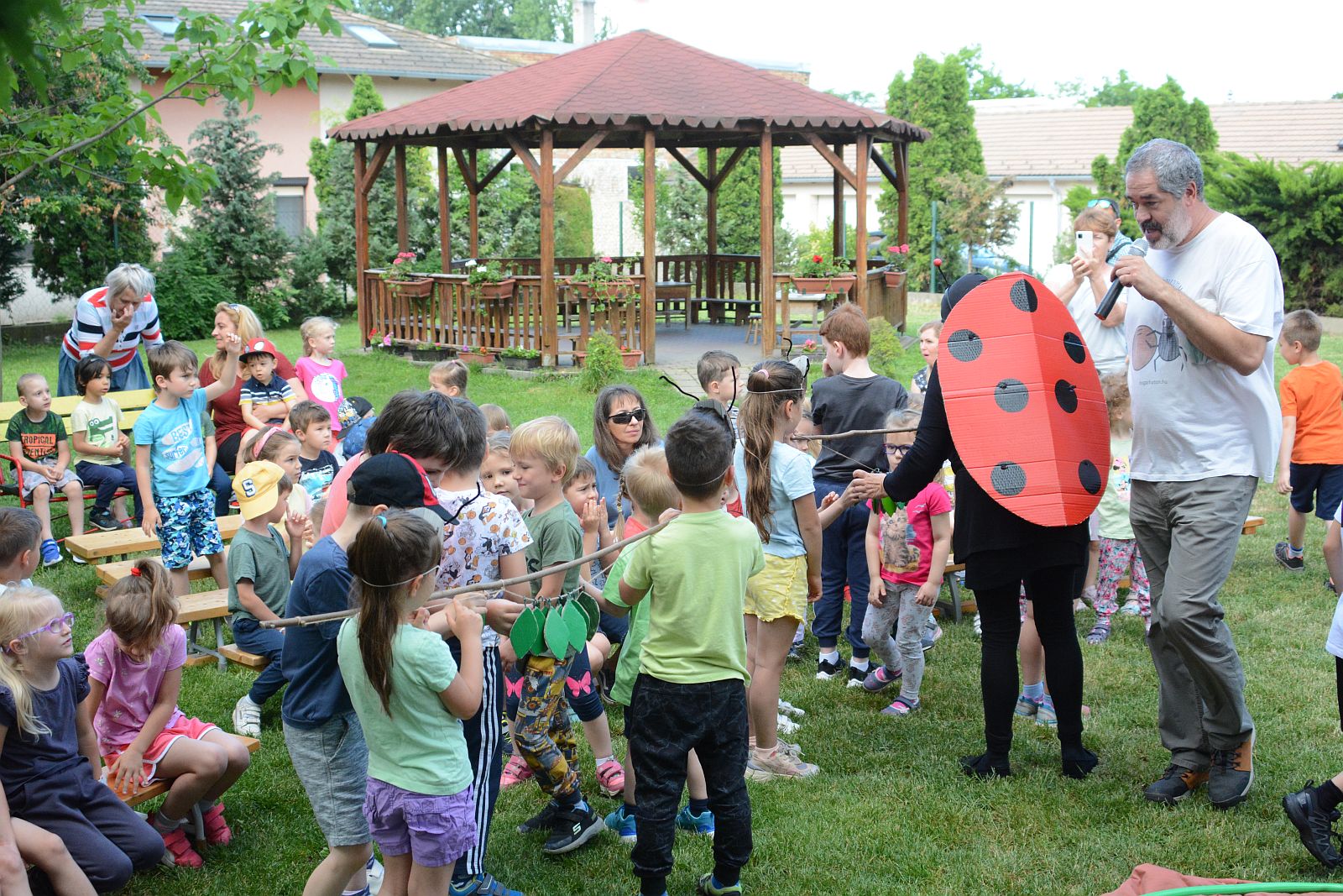Bogaras öko-délelőtt a Nefelecs Óvodában